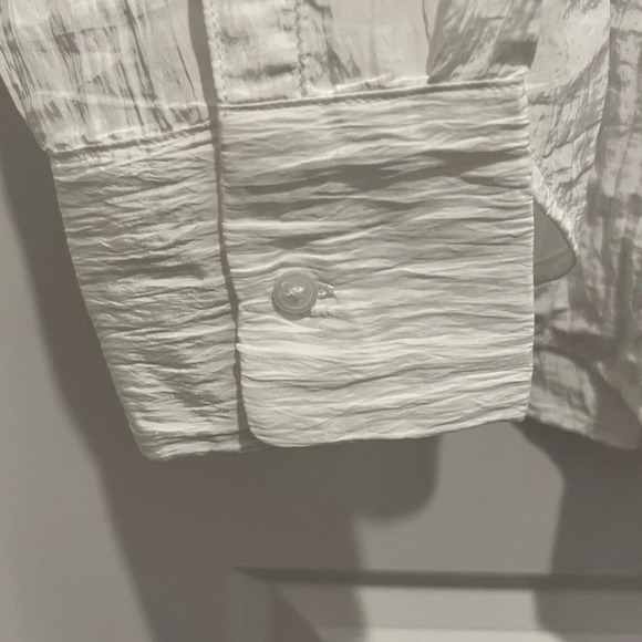 Express White Wrinkle Look Button Down Blouse NWT - Picture 2 of 7